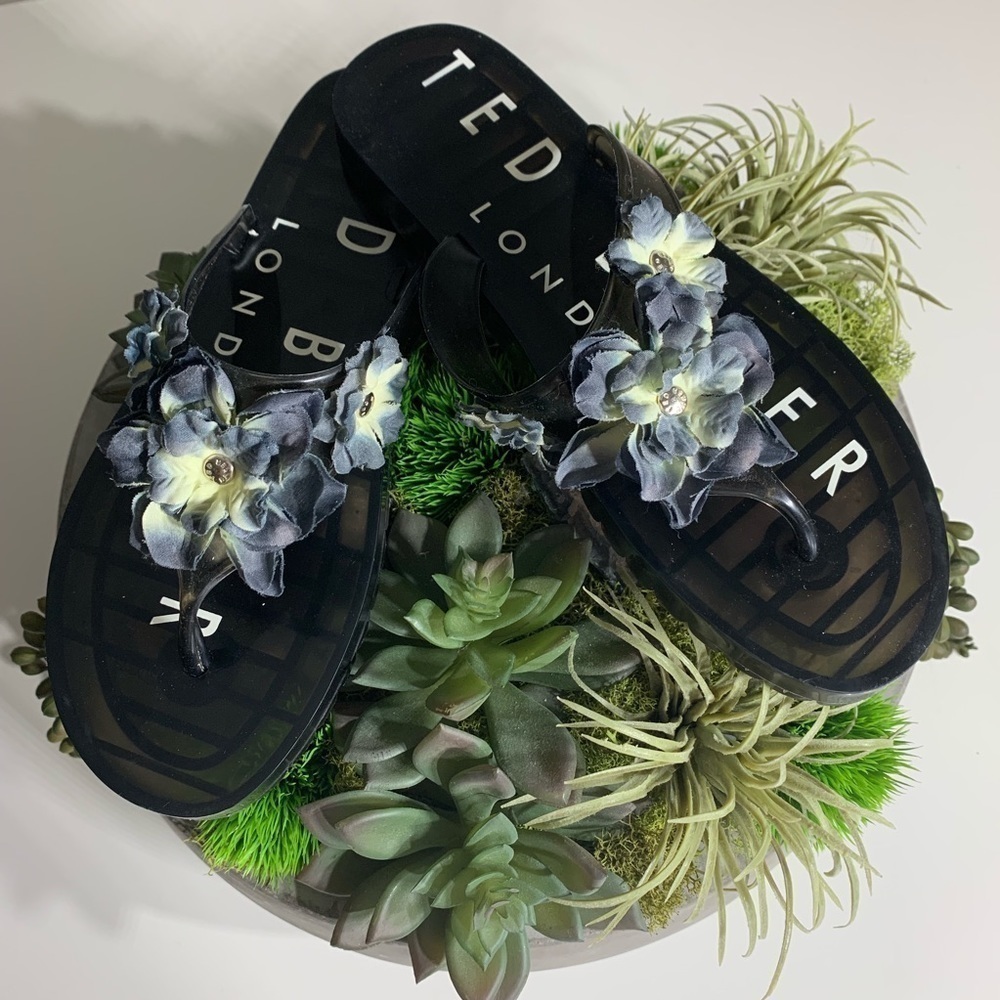 Rare Ted Baker Garden Flower Fairy Jelly Thong sandal 7 women’s black n blue